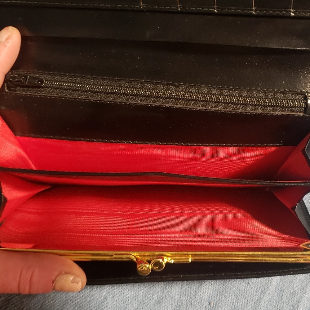 AUTHENTIC Gucci wallet - Picture 3 of 6